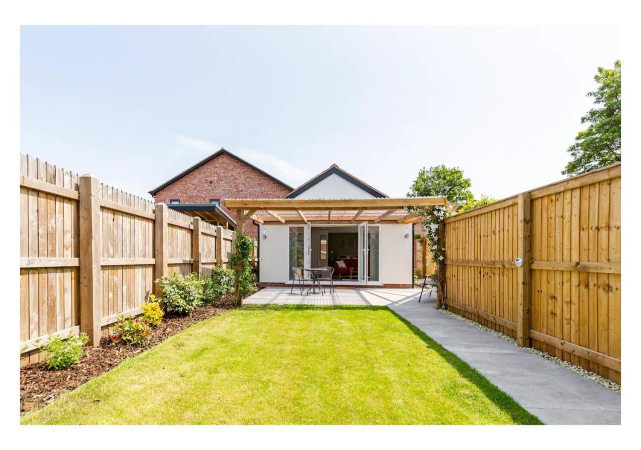 Charming Chester Studio With Private Garden & Free Parking Buitenkant foto