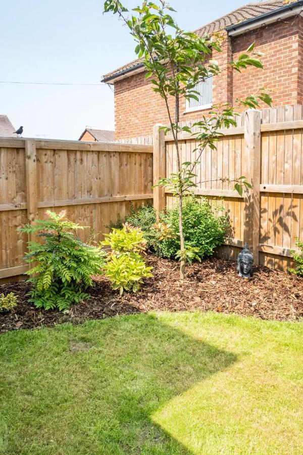 Charming Chester Studio With Private Garden & Free Parking Buitenkant foto