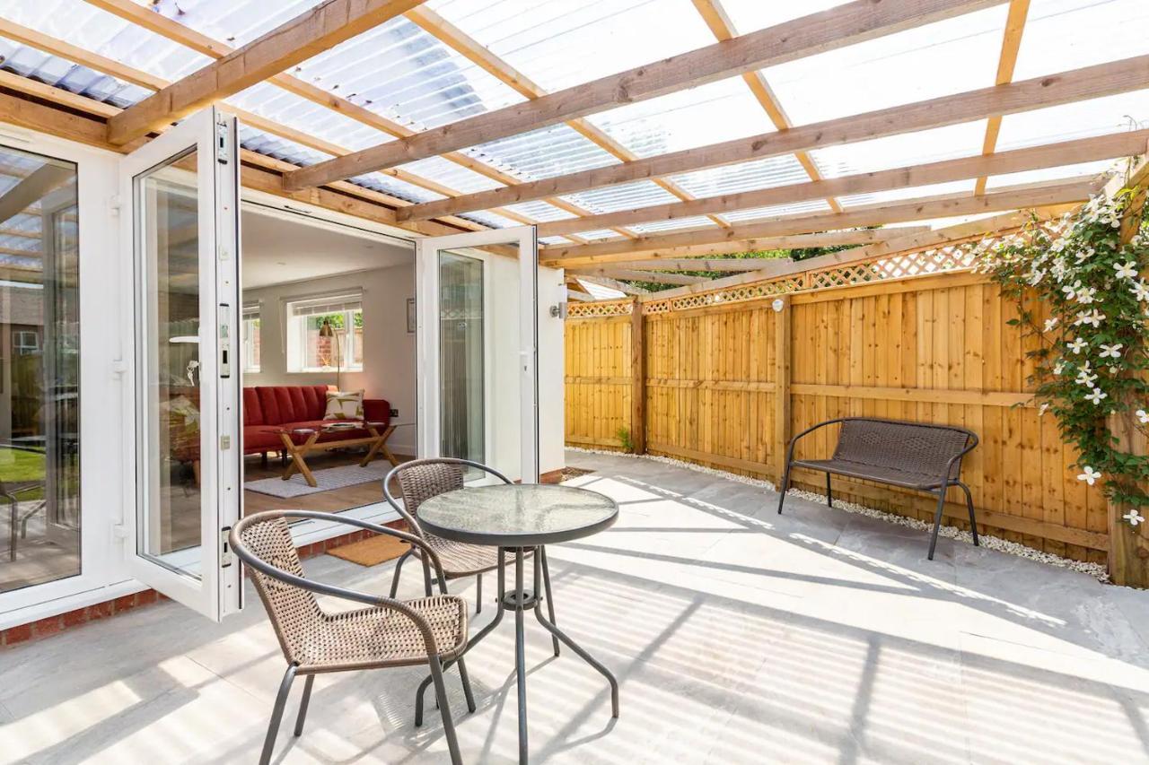 Charming Chester Studio With Private Garden & Free Parking Buitenkant foto